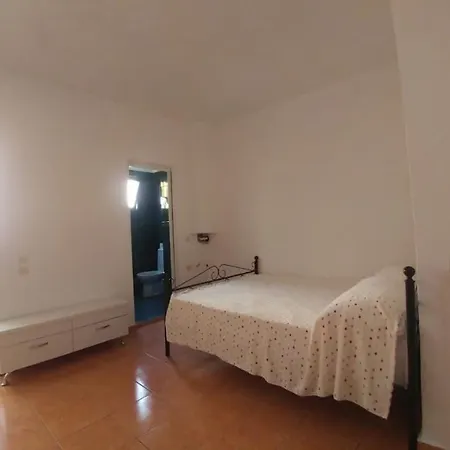 Rruga E Kavajes Apartment Tirana