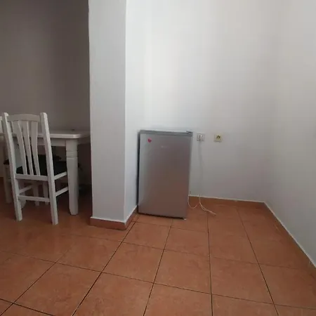 Rruga E Kavajes Tirana
